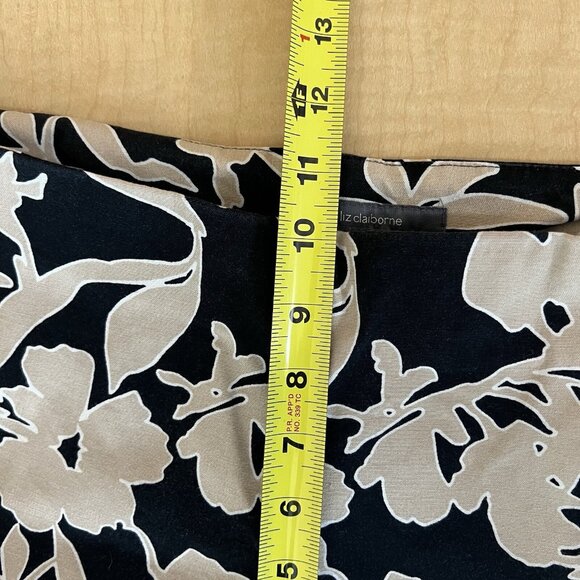 Liz Claiborne Women's Floral Black Tan Cropped Pants Size 14 Zip Side Mid Rise - Picture 10 of 12